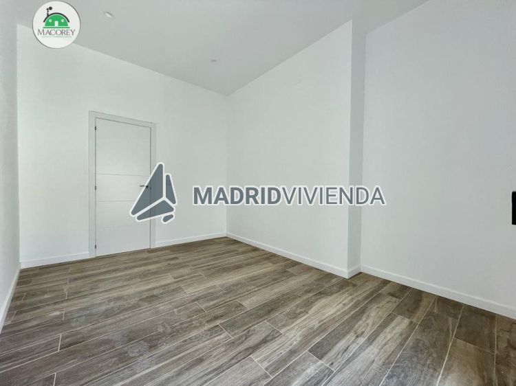 piso en venta en Los Rosales (Distrito Villaverde. Madrid Capital) por 97.000 €