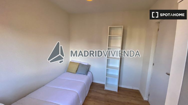 habitación en alquiler en La Paz (Distrito Fuencarral. Madrid Capital) por 430 €