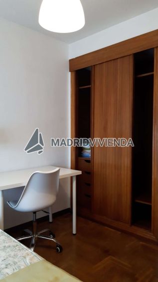 habitación en alquiler en Arcos (Distrito San Blas. Madrid Capital) por 350 €