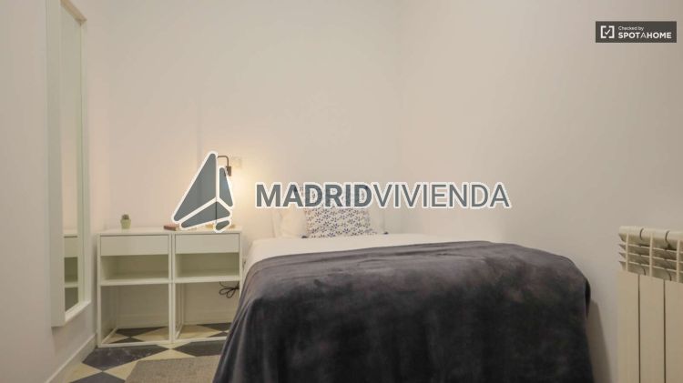 habitación en alquiler en Cortes (Distrito Centro. Madrid Capital) por 335 €