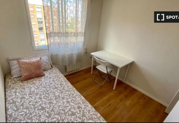 habitación en alquiler en La Paz (Distrito Fuencarral. Madrid Capital) por 430 €