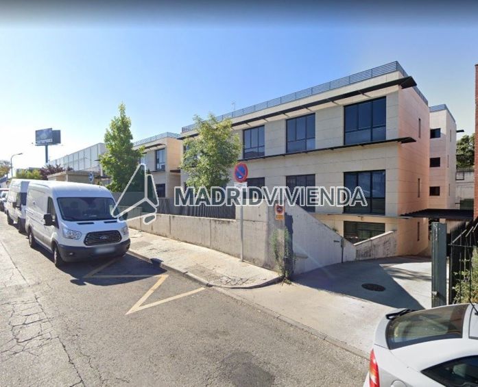Alquiler de garaje en parque empresarial, Las Rozas de Madrid -  madridvivienda.com